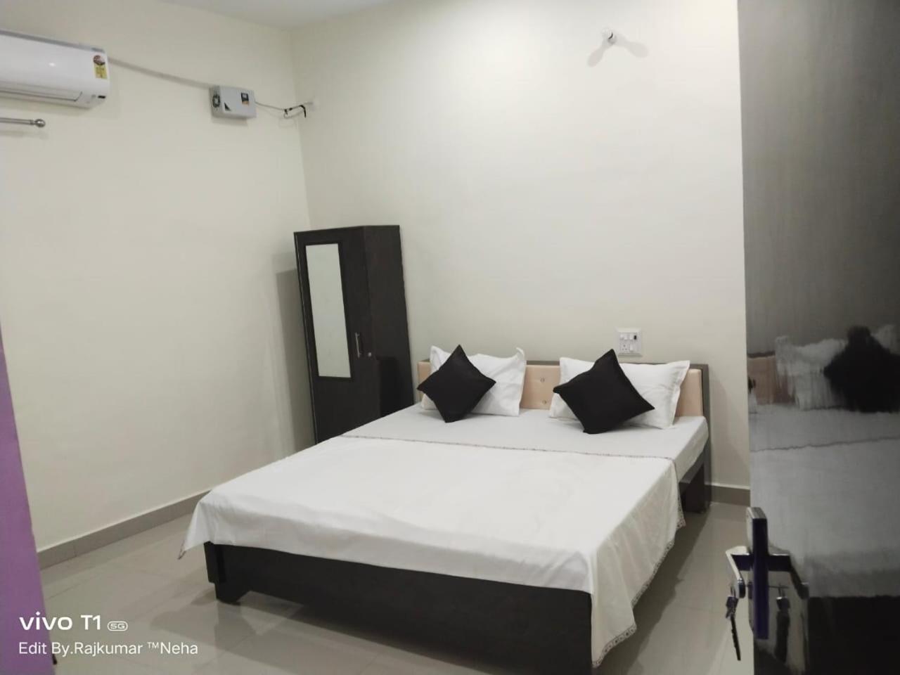 Hotel Jaanvi Orchha Exteriör bild
